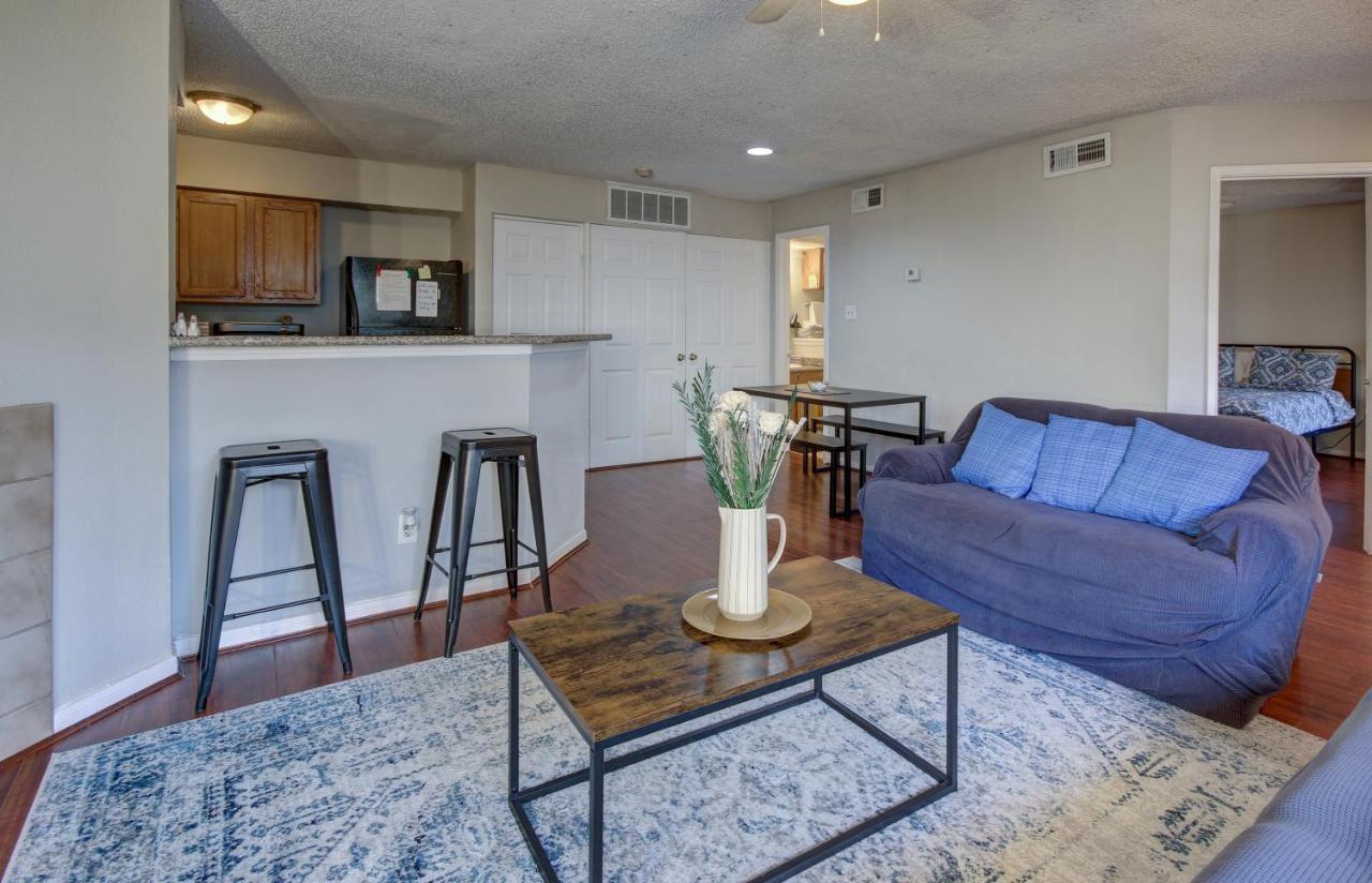 Lovely 2 Bedroom, 1 Bath Condo With Pools And Gym. Хьюстон Экстерьер фото