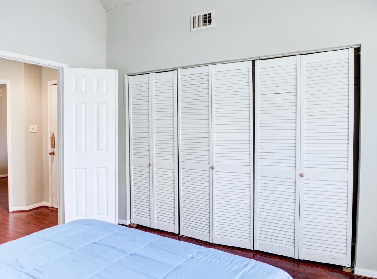 Lovely 2 Bedroom, 1 Bath Condo With Pools And Gym. Хьюстон Экстерьер фото